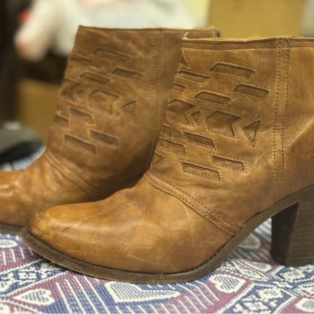 Trask Women’s Leather Ankle Boots – Size 6.5M